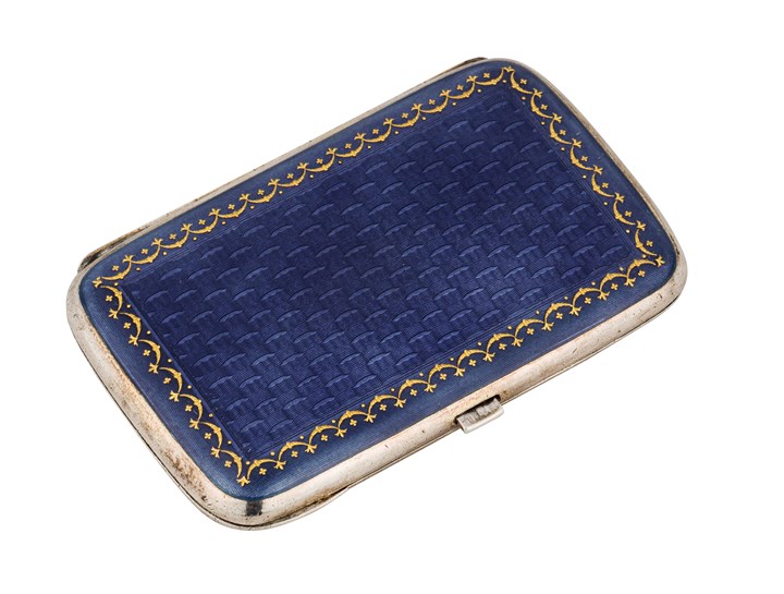 Etui i sølv og speilemalje 