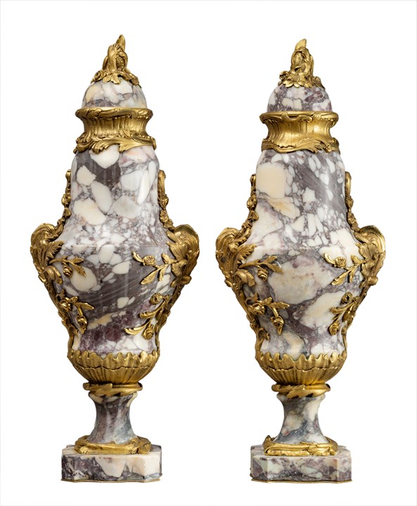 Et par franske cassonetter med lokk