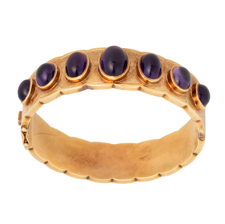 Armbånd med cabuchon slepne ametyster