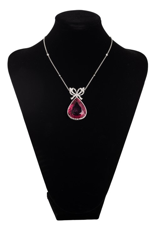 Anheng med rosa Turmalin og diamanter