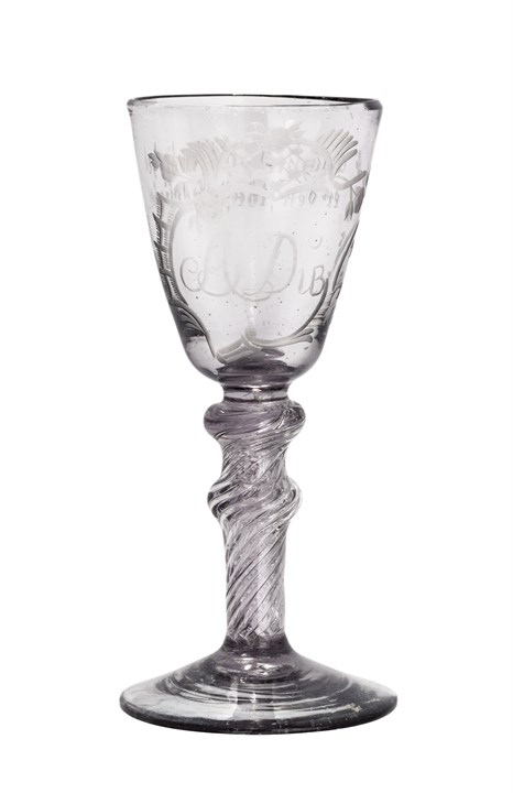 Chrystal dessert, eierinitialer og drikkevers