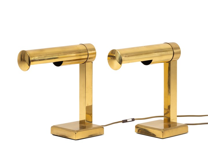 Et par skrivebordslamper