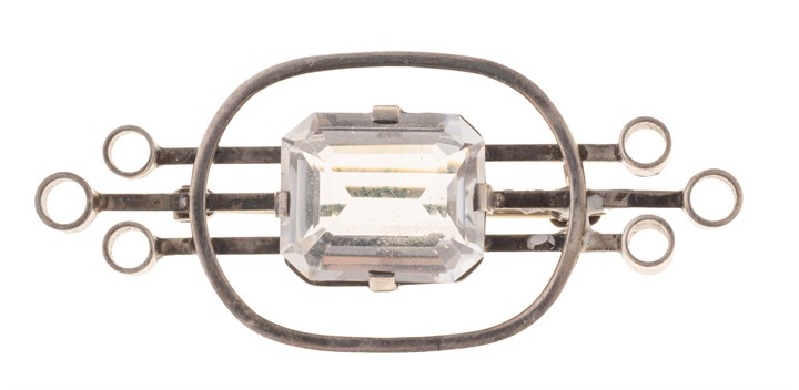 Brosje med bergkrystall