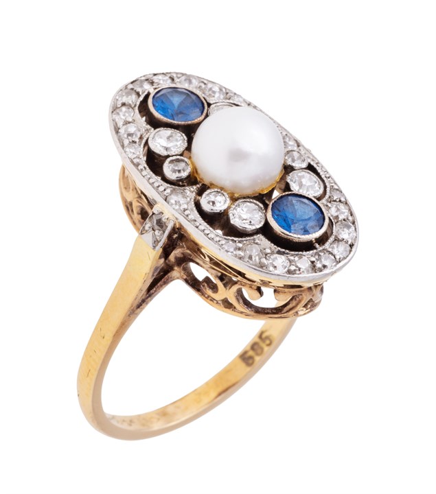 Diamantring med perle og safirer