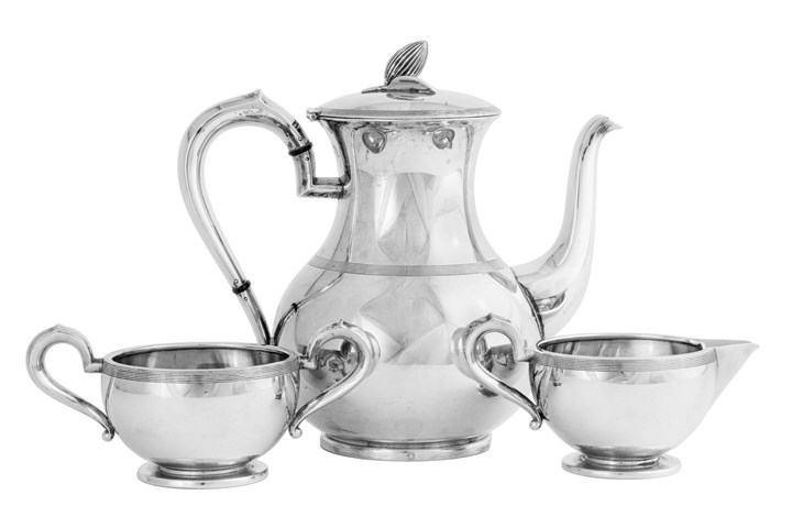 Kaffekanne med sukkerskål og fløtemugge