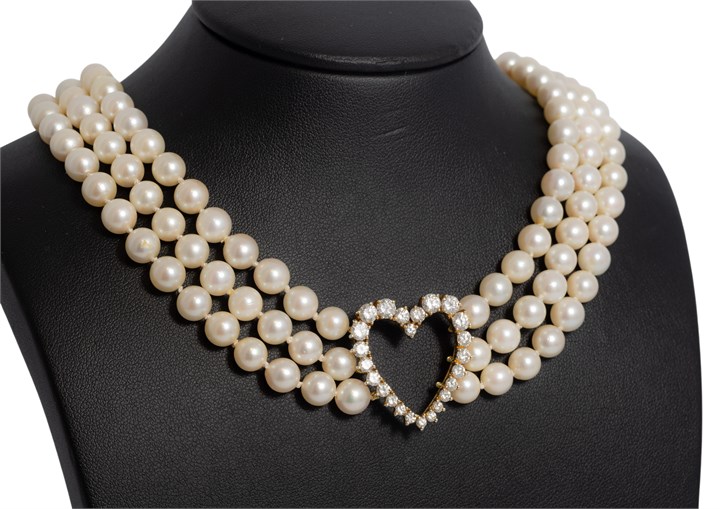 Treraders perlekjede med lås i 18K gult gull med hjerte i diamanter