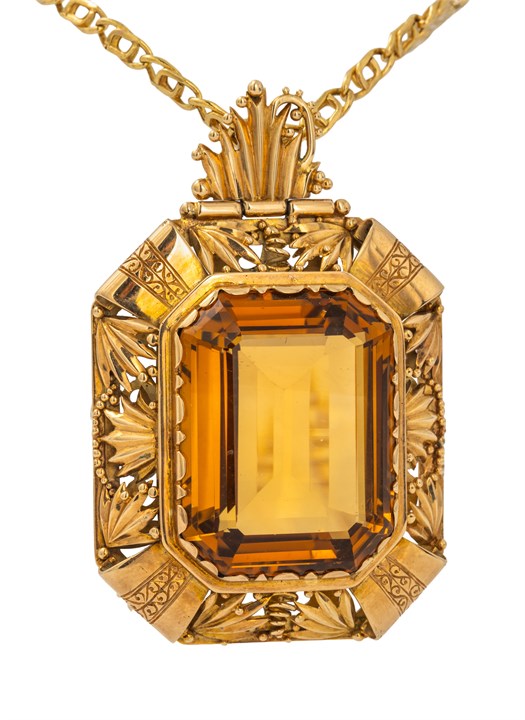 Citrin anheng med kjede i gull