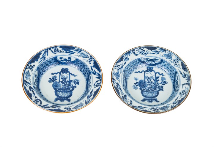 Et par dype asjetter