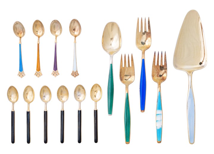 Dessertbestikk-/deler med speilemalje