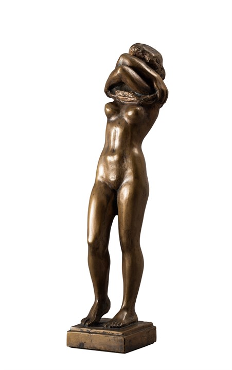 Modellen kler av seg