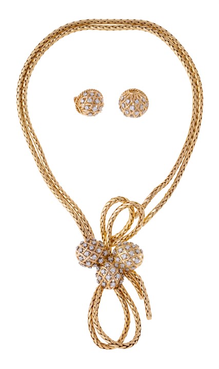 Smykkesett i gull med diamanter