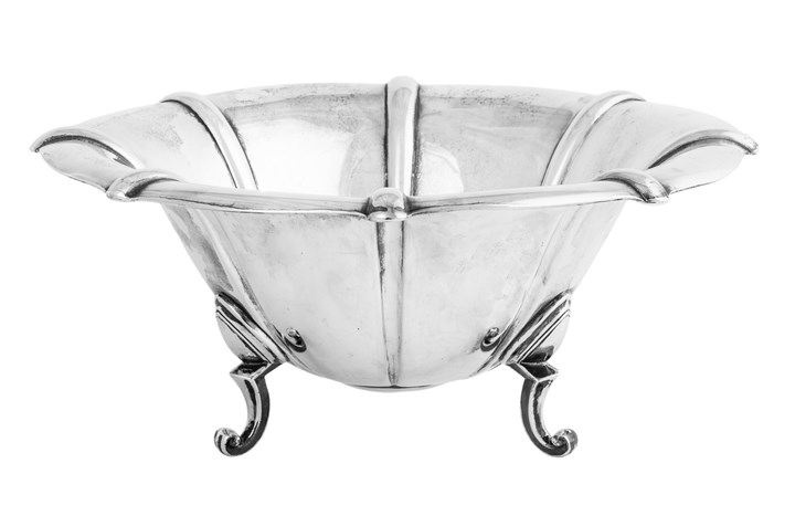 Sølvskål på tre ben 