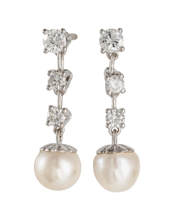 Øredobber med diamanter og perler