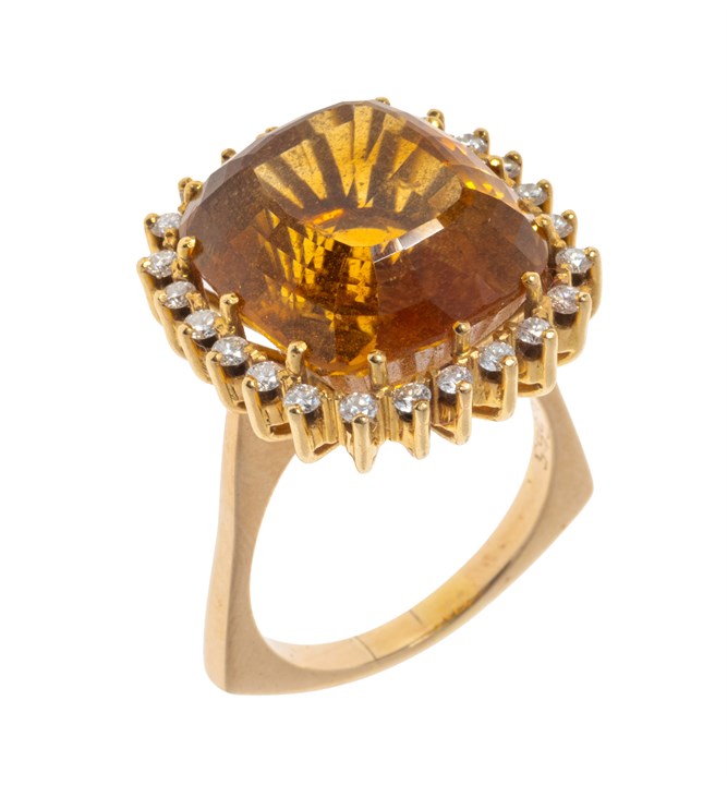 Cocktailring med topas og diamanter