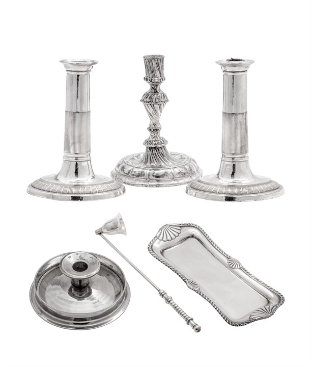 Samling lysestaker og lyseslukker